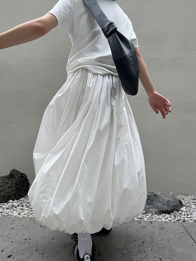 モノトーンバルーンスカート