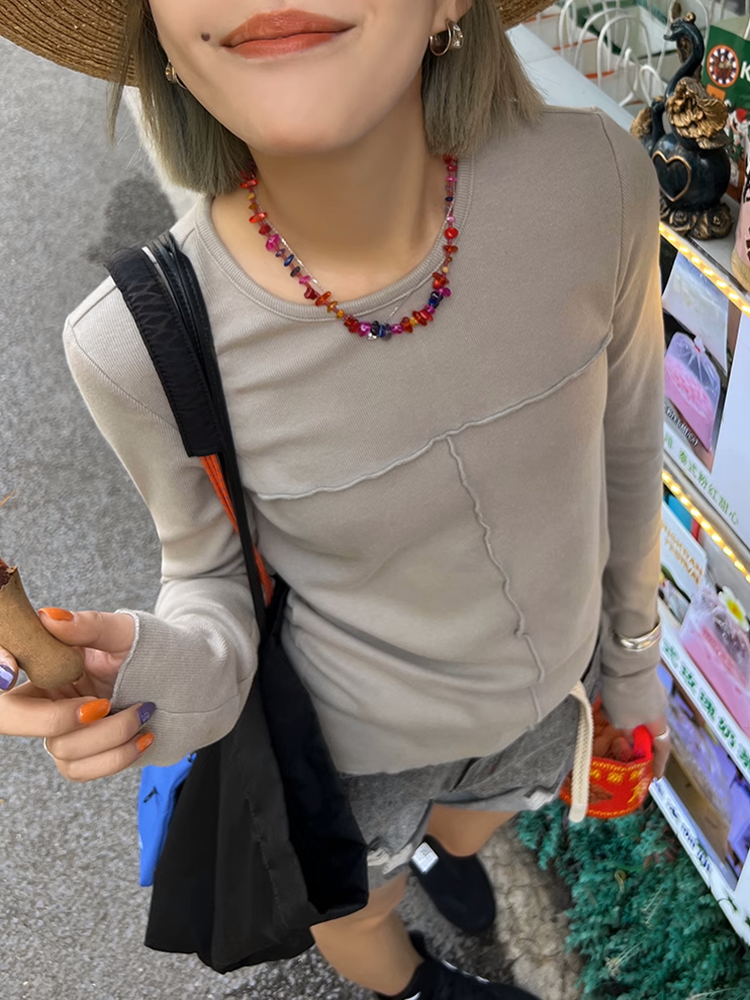 シームデザインタイトトップス