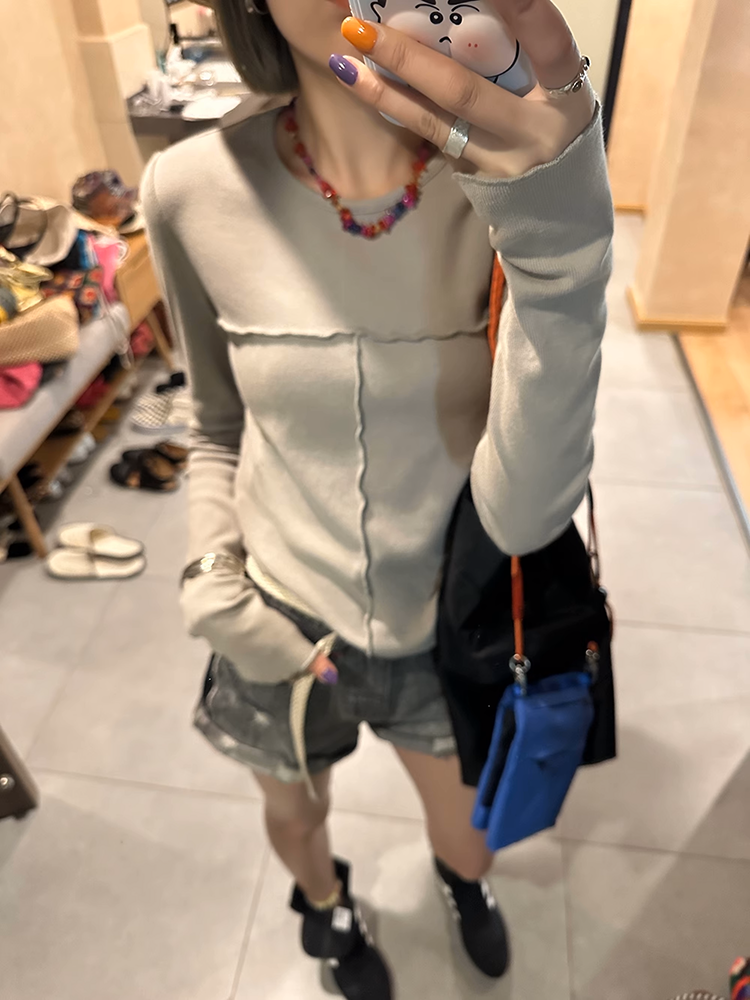 シームデザインタイトトップス